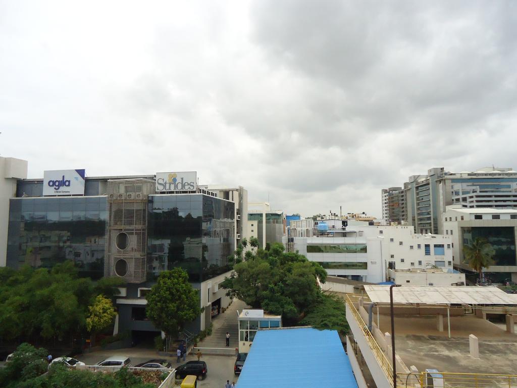 Sri Sai Comforts Hotel Bangalore Exterior foto