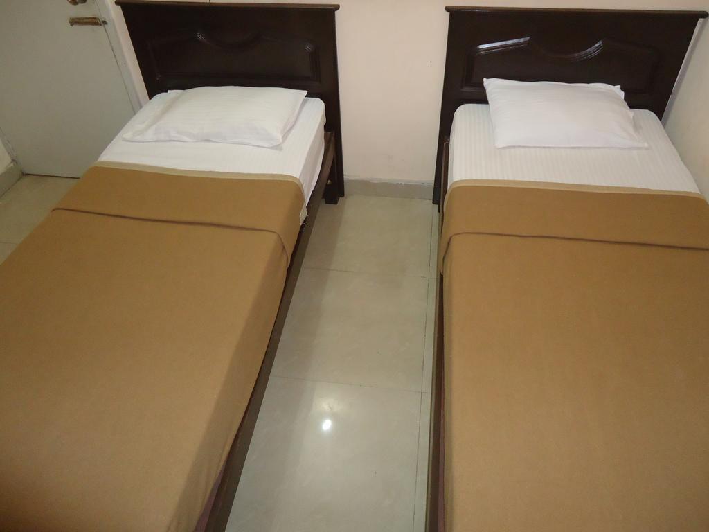 Sri Sai Comforts Hotel Bangalore Exterior foto